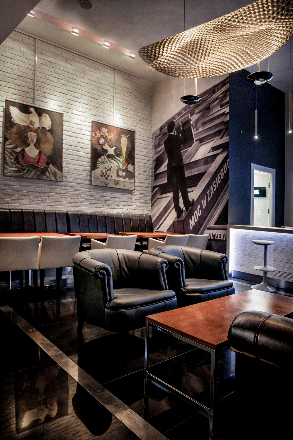 Luna Lounge lighting